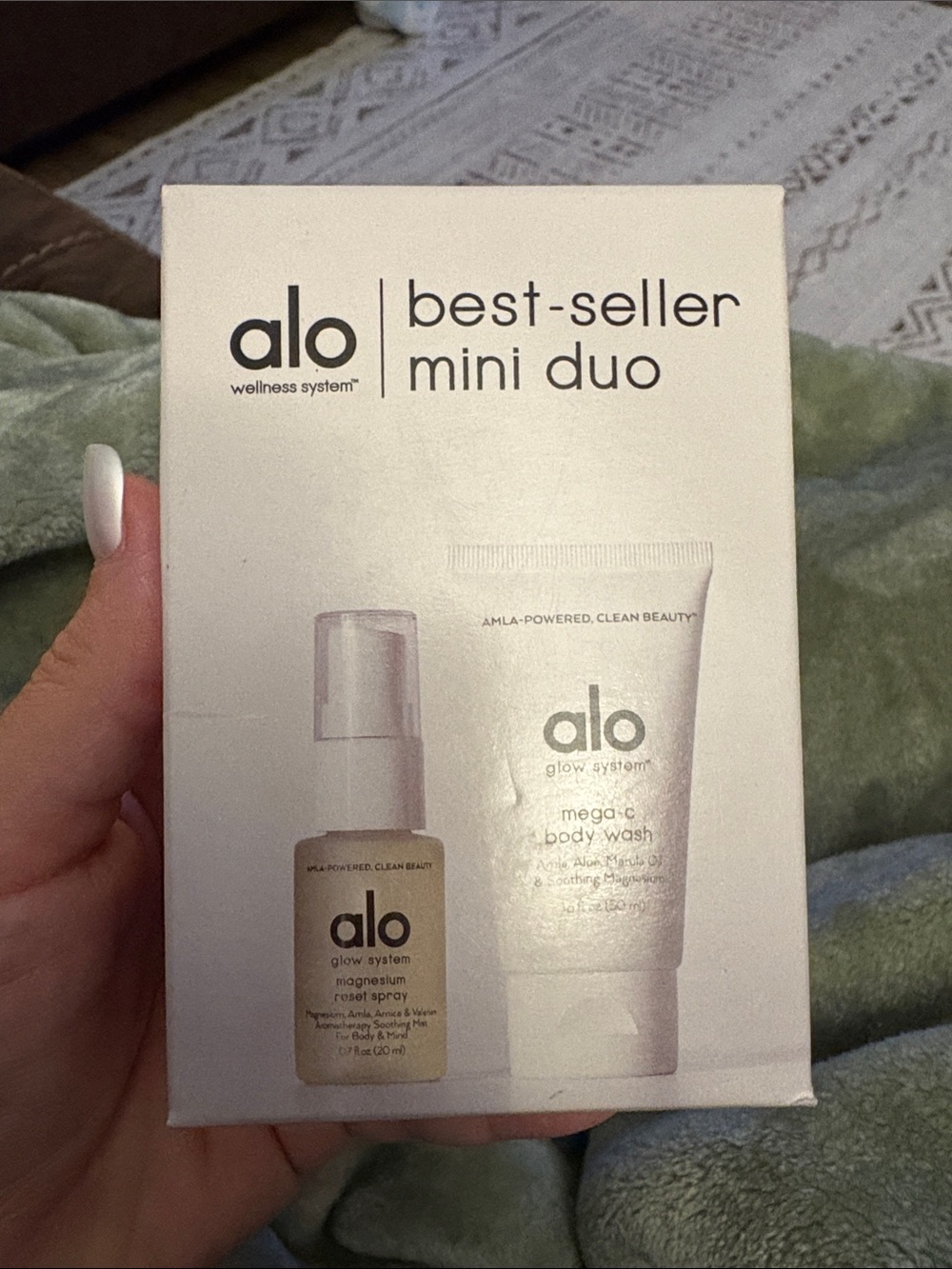 ALO Yoga Best-Seller Mini Duo - Cream & White